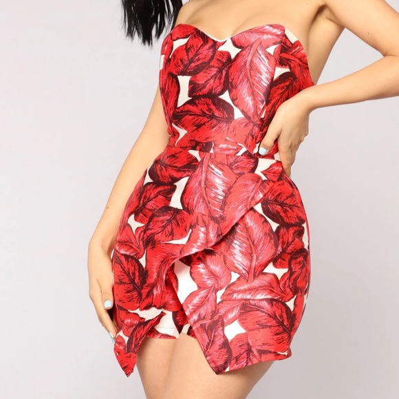 NEW FashionNova Red Tropical Print Romper - Picture 1 of 8